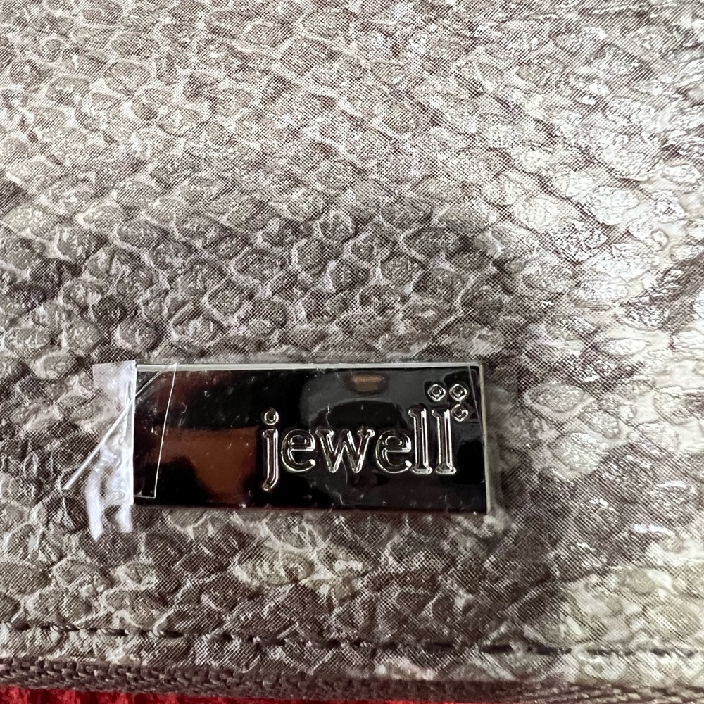 Jewell All About The Benjamins, Thirty-One, Textured snakeskin wallet.